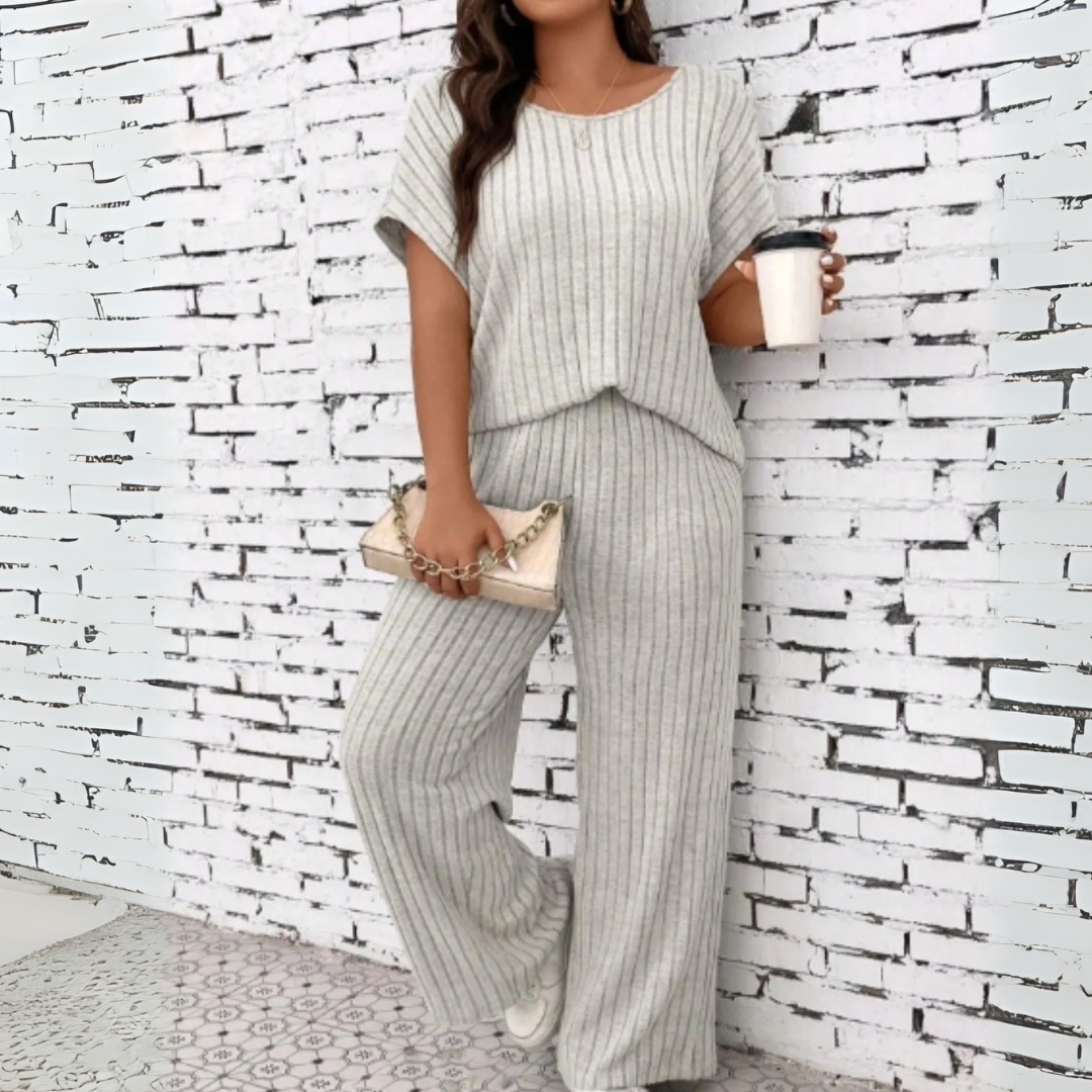 WAUNA™ - Kényelmes Plus Size Rövid Ujjú Blúz és Nadrág Szett