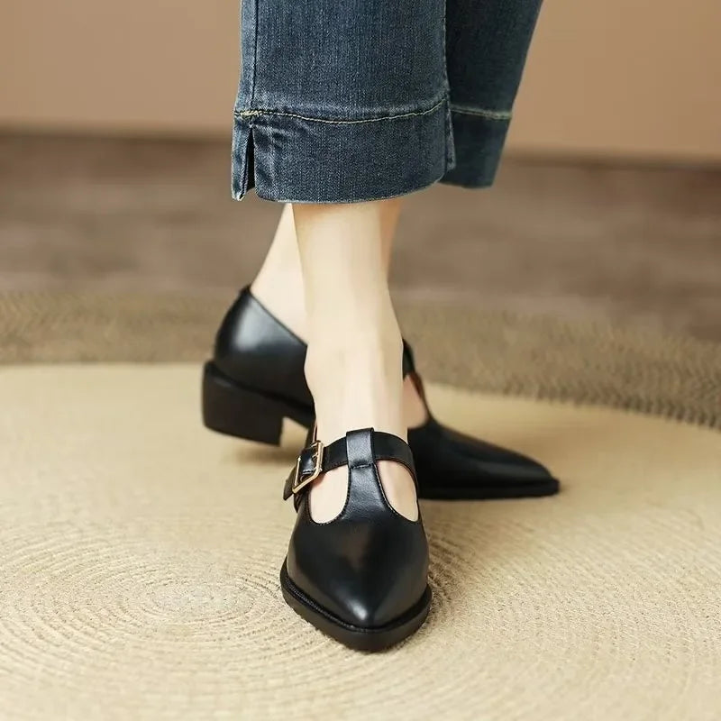 Leomara | Elegáns Hegyes Sarok